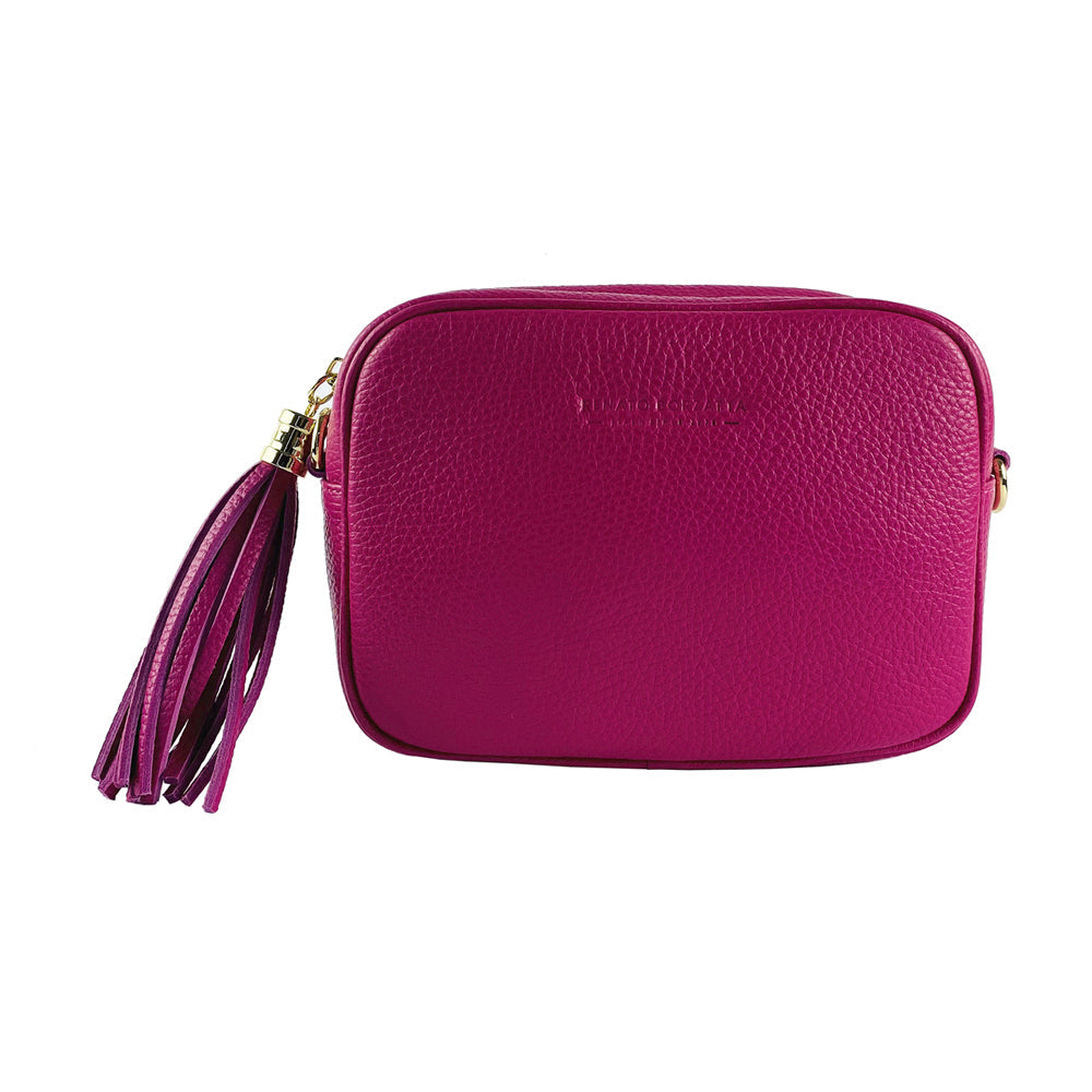 RB1007BE | Tracollina Donna in Vera Pelle Made in Italy.Tracolla removibile. Attacchi con moschettoni in metallo Oro Lucido - Colore Fuxia - Dimensioni: cm 20 x 15 x 7-1