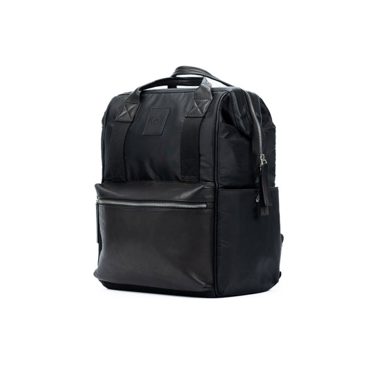 K0037AB | Zaino Idrorepellente in Nylon Waterproof/Vera Pelle pieno fiore con leggera grana - Colore Nero - Accessori Nickel lucido. Dimensioni: cm 27 x 39 x 19 - Confezione: Sacchetto Tnt-0